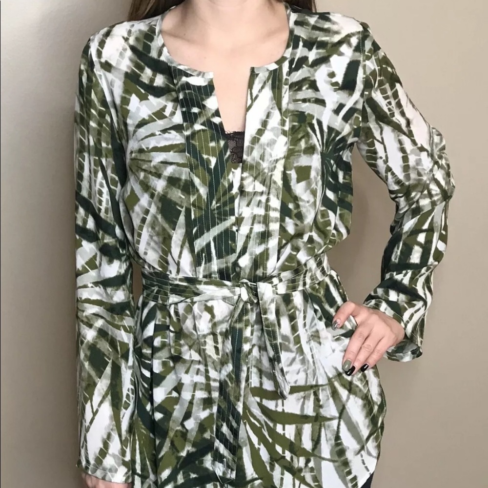 Punt Roma 🌿 Neck Blouse 🍃 - Picture 2 of 7